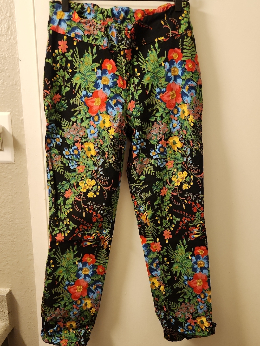 Soft Surroundings Black Floral  Accents Size M